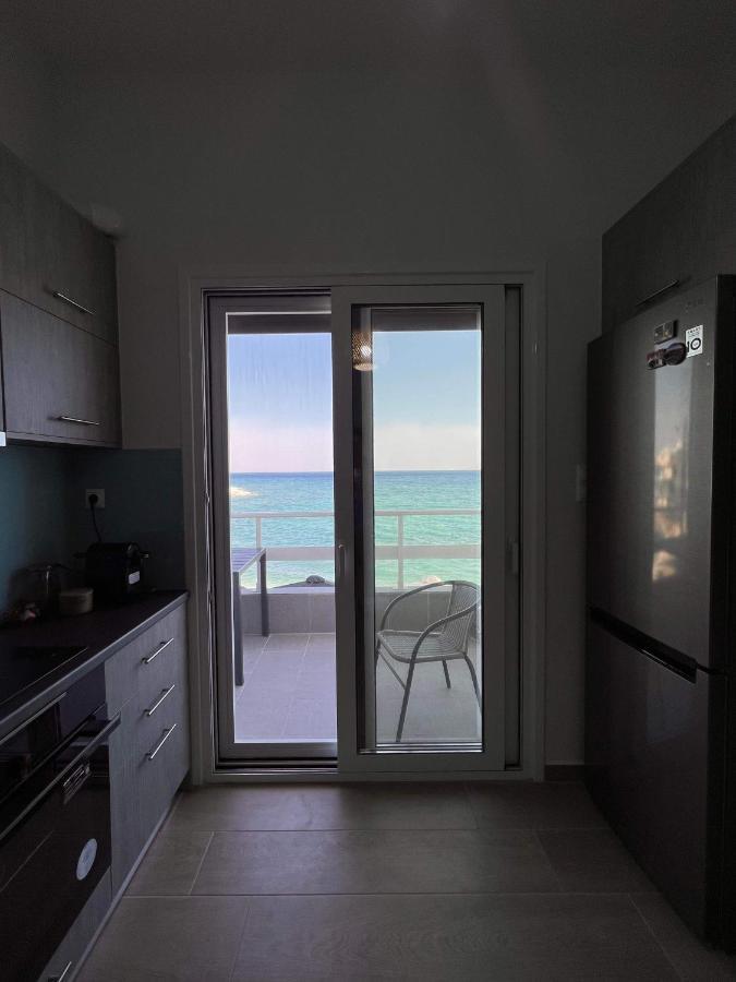 Beach Retreat In Town Corinthe Extérieur photo